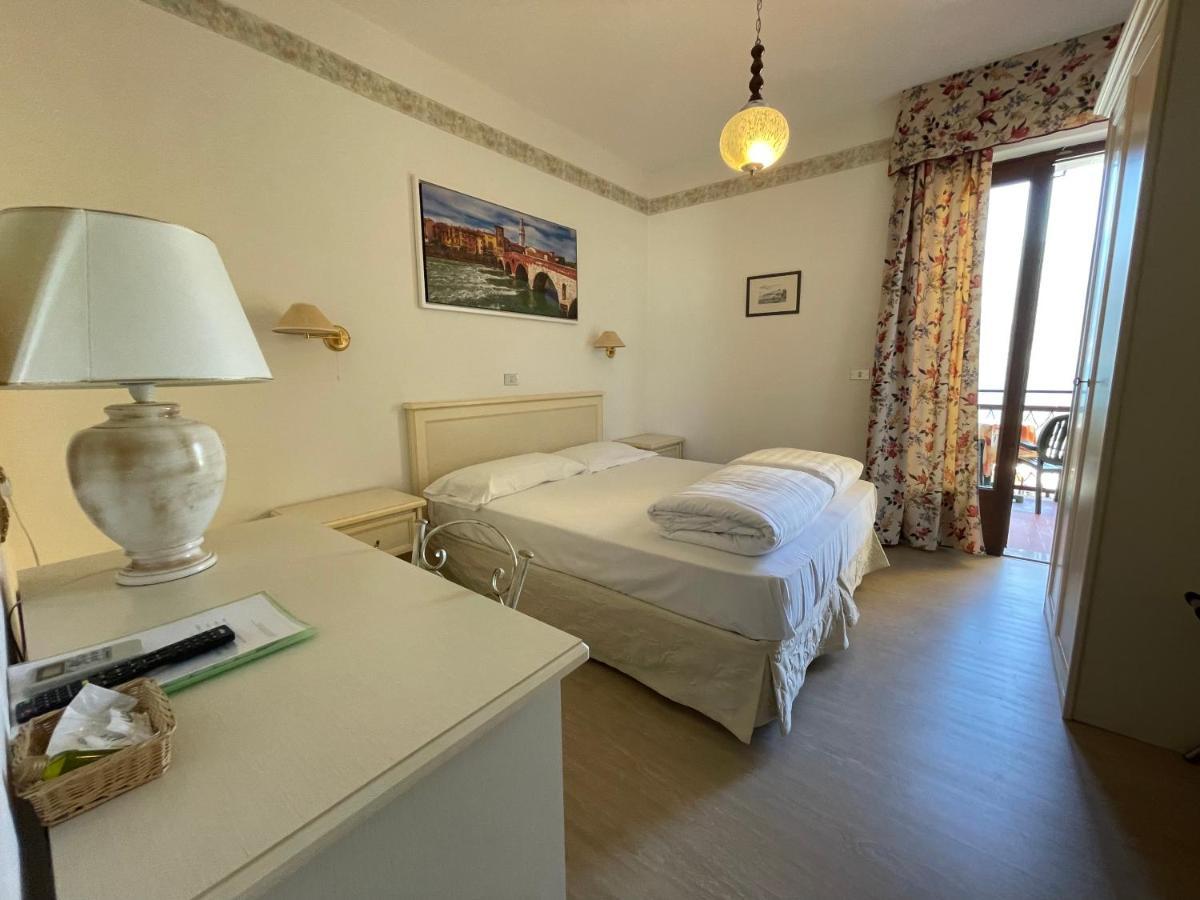Hotel Rabay Brenzone sul Garda Eksteriør bilde