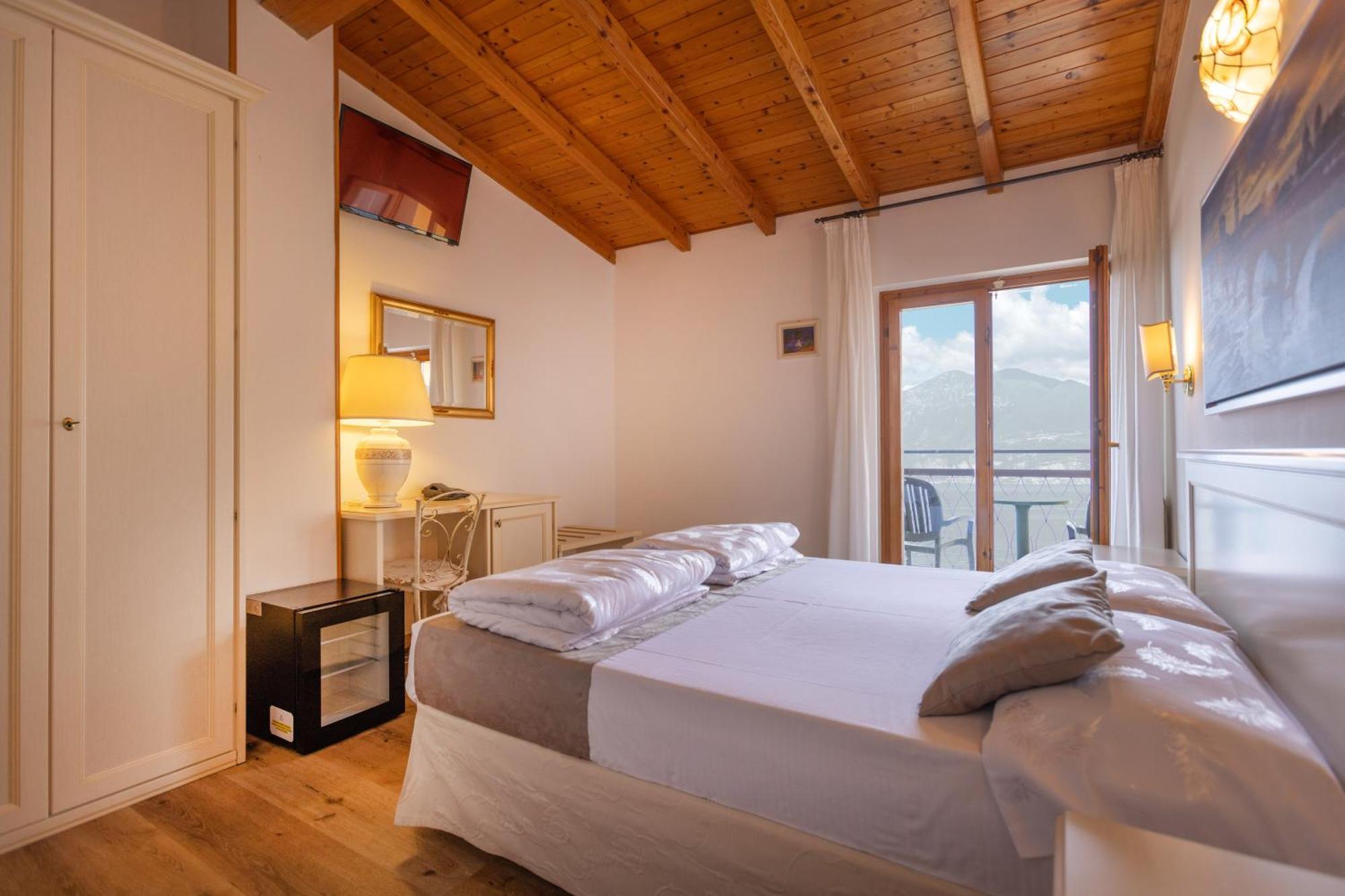 Hotel Rabay Brenzone sul Garda Eksteriør bilde